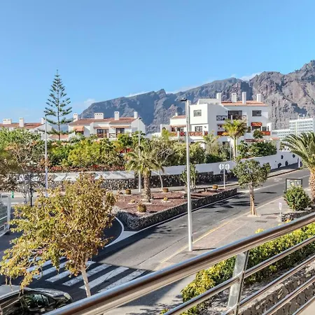 Santos Lerch Sol * Puerto de Santiago (Tenerife)